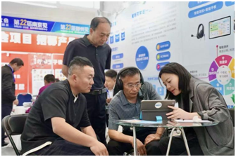 翼呀同學(xué)亮相教育科技展 創(chuàng)新驅(qū)動(dòng)英語(yǔ)學(xué)習(xí)新發(fā)展