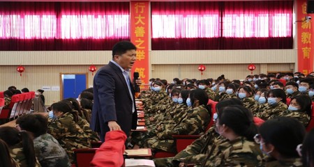 周虎震教授應邀為保定市科技中等專業學校作開學第一課報告