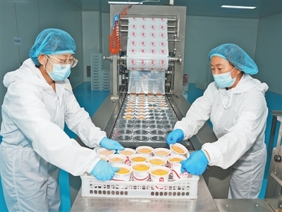 柿子變身“冰激凌”，保定教育新創(chuàng)意引領(lǐng)市場熱潮