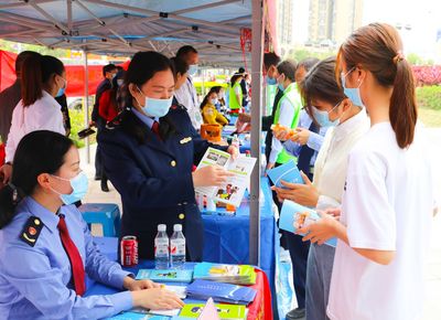 五心新暢行 誠信更省心 西鄉(xiāng)塘區(qū)舉辦放心消費(fèi)節(jié)，以“守護(hù)安全 暢通消費(fèi)”護(hù)航區(qū)域經(jīng)濟(jì)